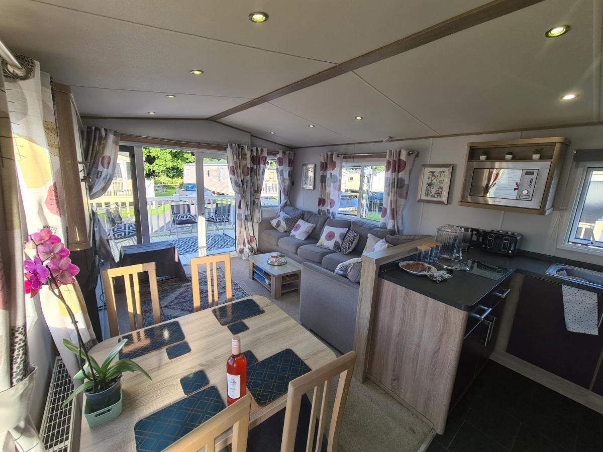 Hotel The Hideaway Grange-over-Sands Esterno foto