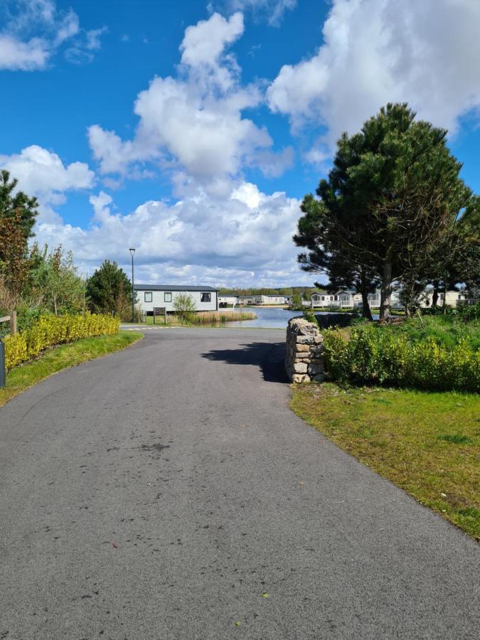 Hotel The Hideaway Grange-over-Sands Esterno foto